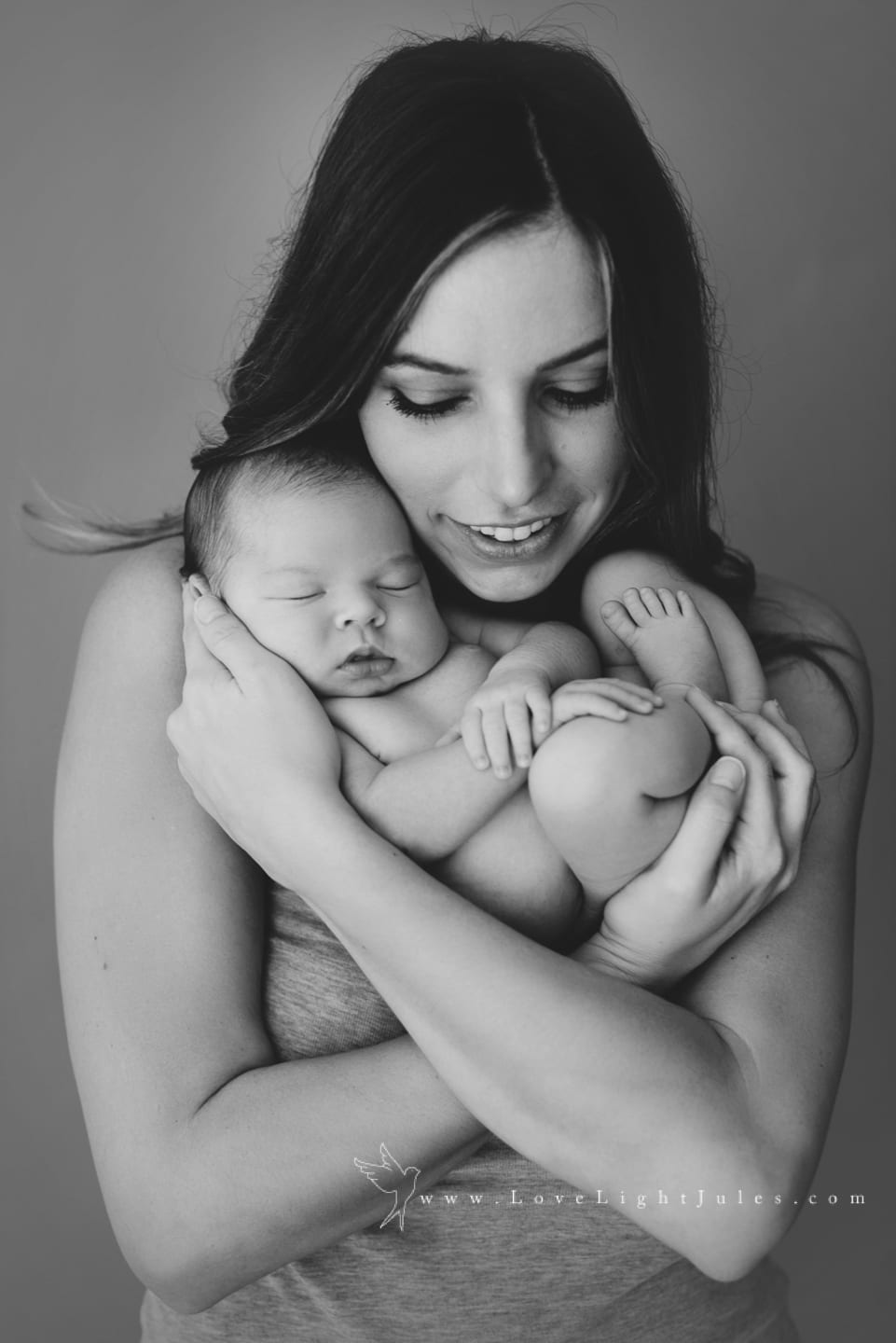 beautiful-mom-and-newborn-baby-by-sacramento-ca-photographer