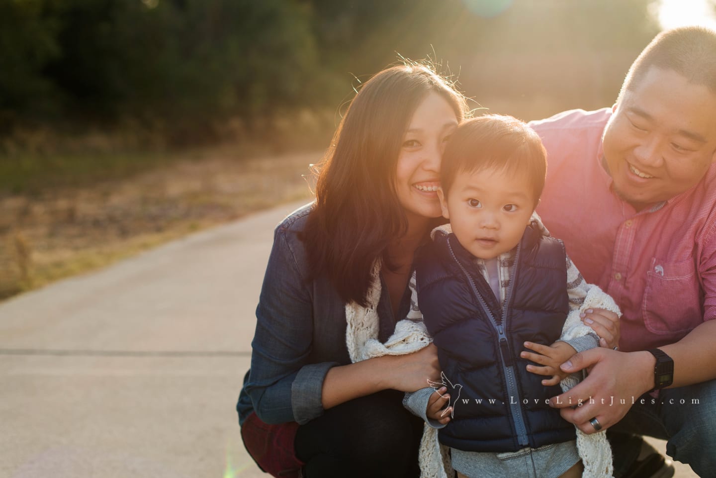 styled-family-portrait-at-sunset-by-sacramento-photographer