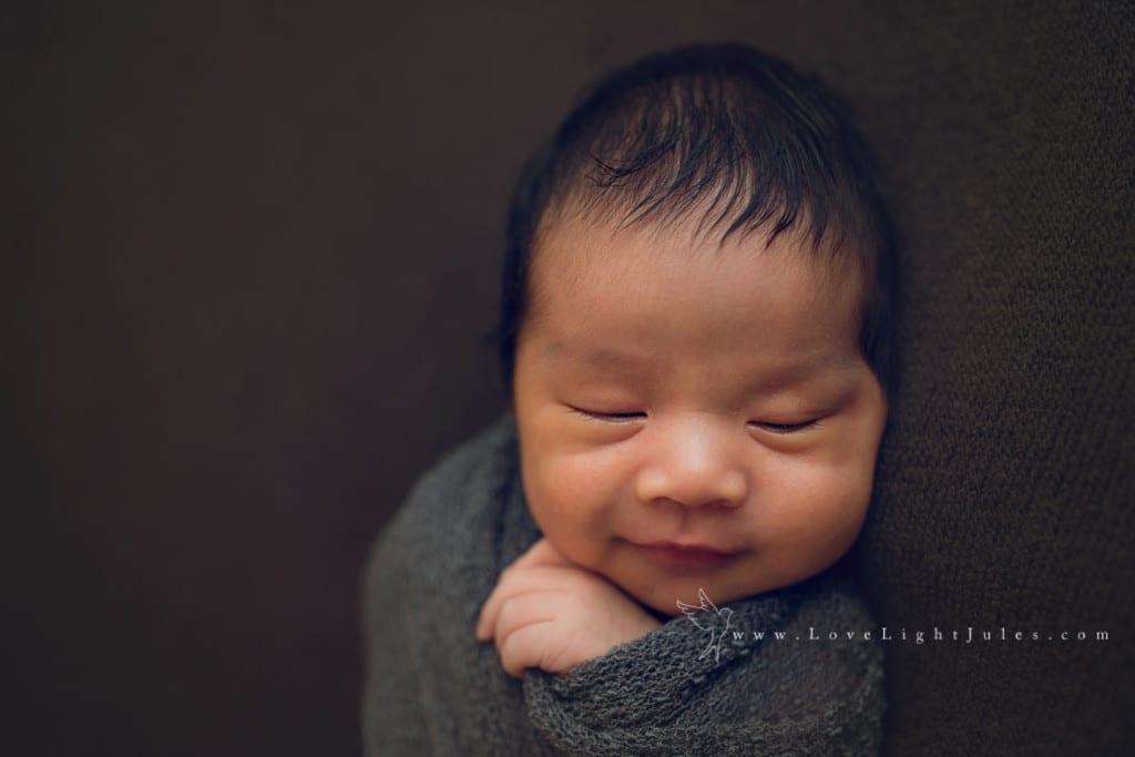 close-up-of-newborn-during-photo-session-in-sacramento
