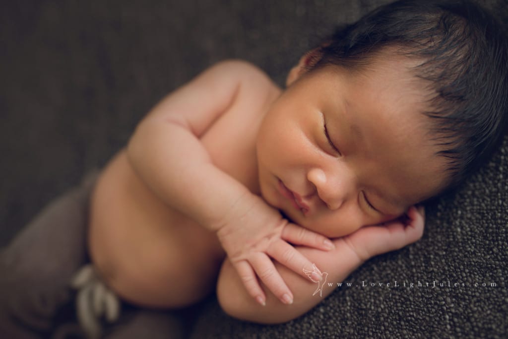 side-sleeper-newborn-pose-by-sacramento-photographer