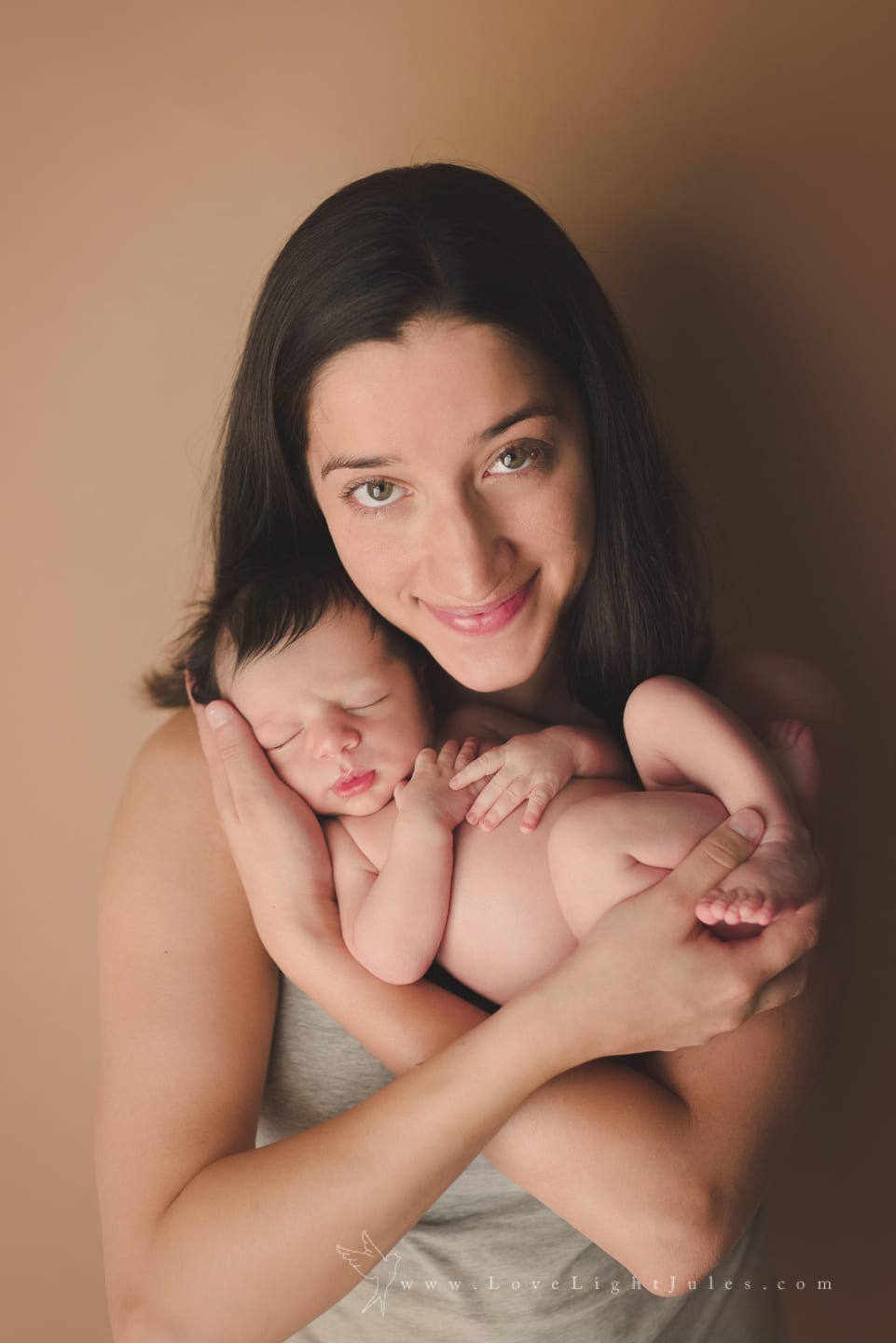 family-photo-session-with-mother-and-baby-by-sacramento-photographer