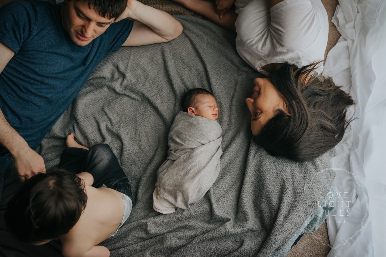 family-portrait-from-lifestyle-newborn-shoot