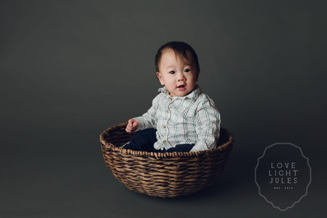 sacramento-studio-portrait-of-baby-in-a-basket