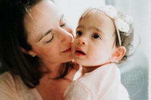 close-up-portrait-of-mom-and-daughter-in-sacramento-home